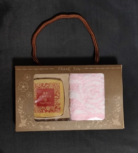 2.檀香珍珠手工皂毛巾禮盒-單價$70